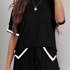 “Let’s Go” Contrast Trim Tee & Shorts Set (BOUTIQUE)